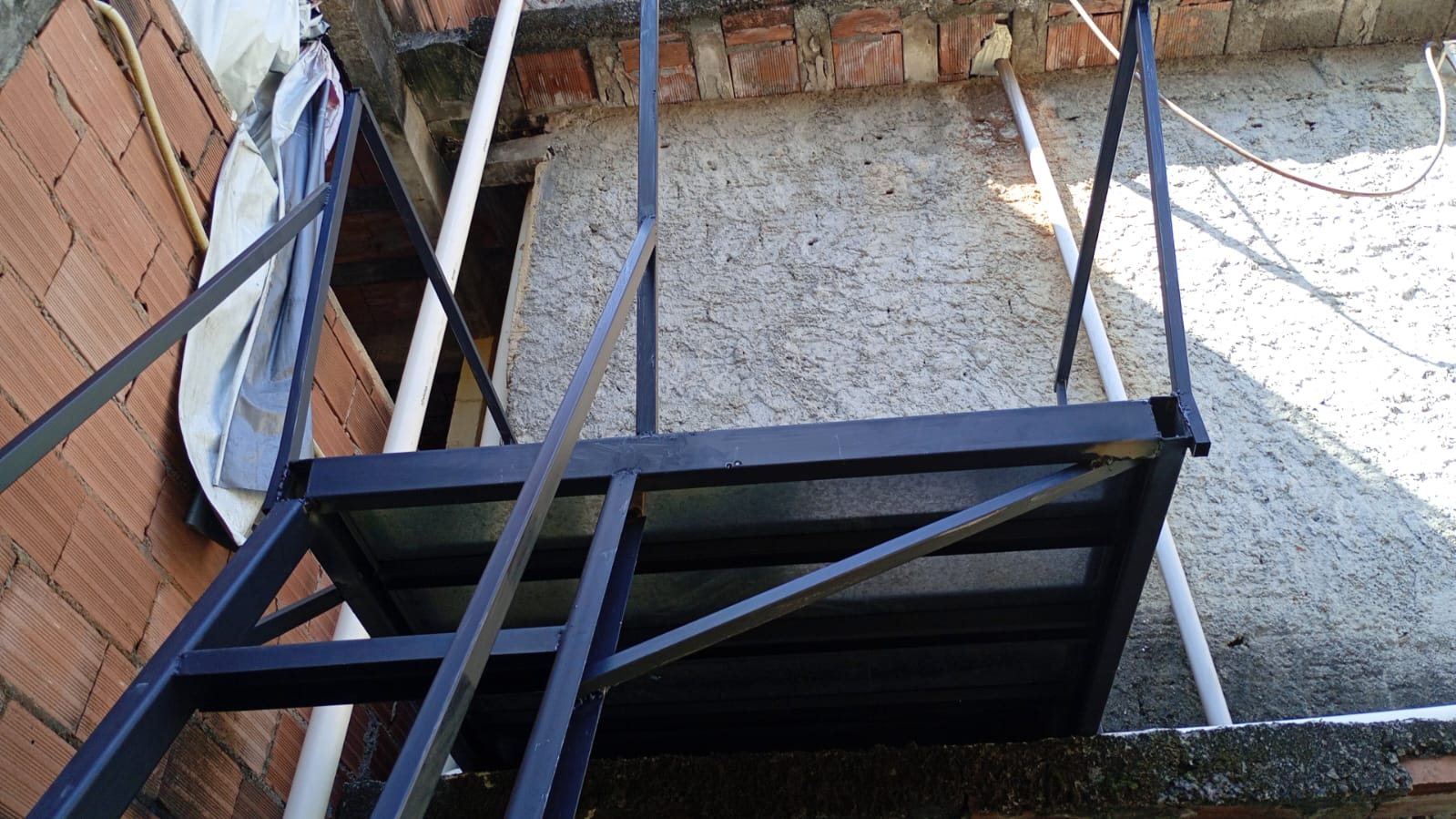 Detalhe de estrutura em alumínio